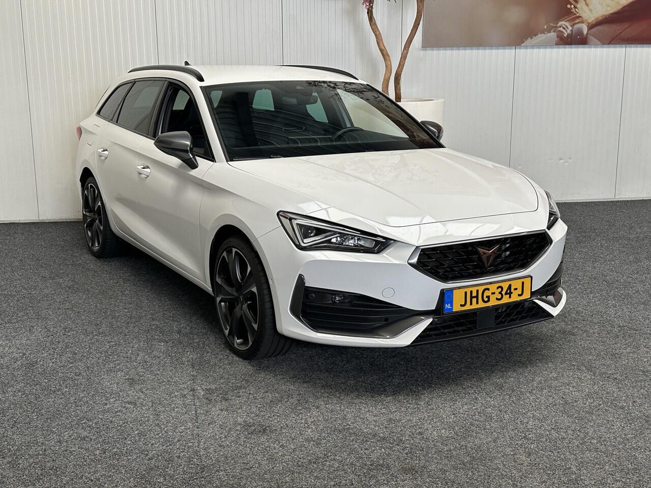 Cupra Leon Sportstourer 1.4 E-HYBRID VZ BUSINESS NAVIGATIE ADAPTIVE CRUISE CONTROL APPLE CARPLAY/ANDROID RIJSTROOKSENSOREN ACHTERUITRIJCAMERA ZEER MOOI !! 3010