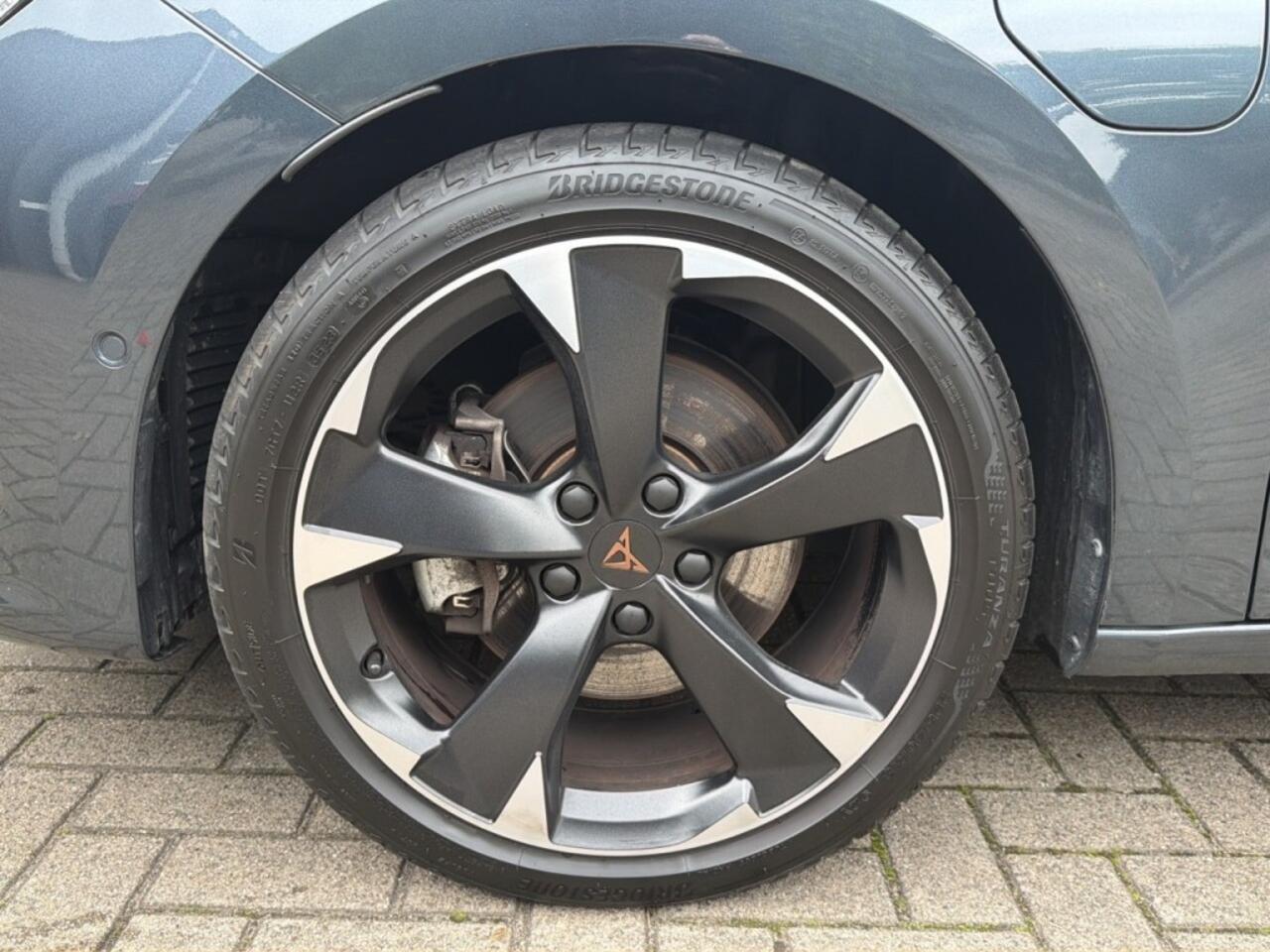 Cupra Leon Sportstourer 1.4 TSI DSG E-HYBRID CAMERA/NAVI/ACC/STOEL-STUURVERW