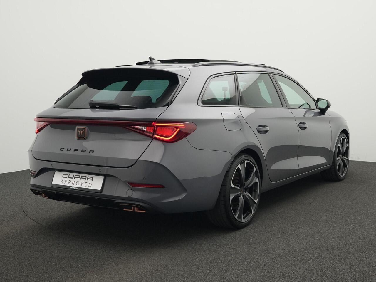 Cupra Leon Sportstourer 1.4 e-Hybrid 245 pk DSG VZ Performance | Panoramadak | Adaptief sportonderstel | Stuur-/stoelverwarming | 19 inch