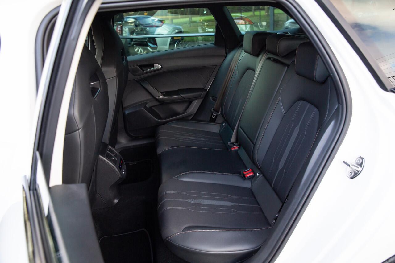 Cupra Leon Sportstourer 1.4 e-Hybrid VZ Business , Stuurverwarming, Sfeerverlichting,