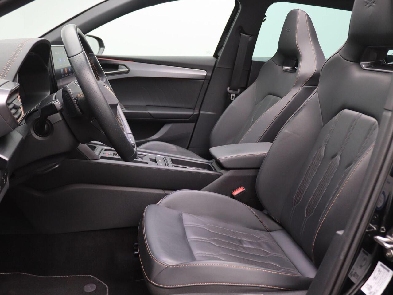 Cupra Leon Sportstourer 1.4 e-Hybrid Business 204PK DSG Pano-Schuifdak, Adaptieve Cruise Controle, Virtual Pedal, Side Assist, Keyless, Stoel-Stuurverwarming, Memorystoel, 18" LM Velgen