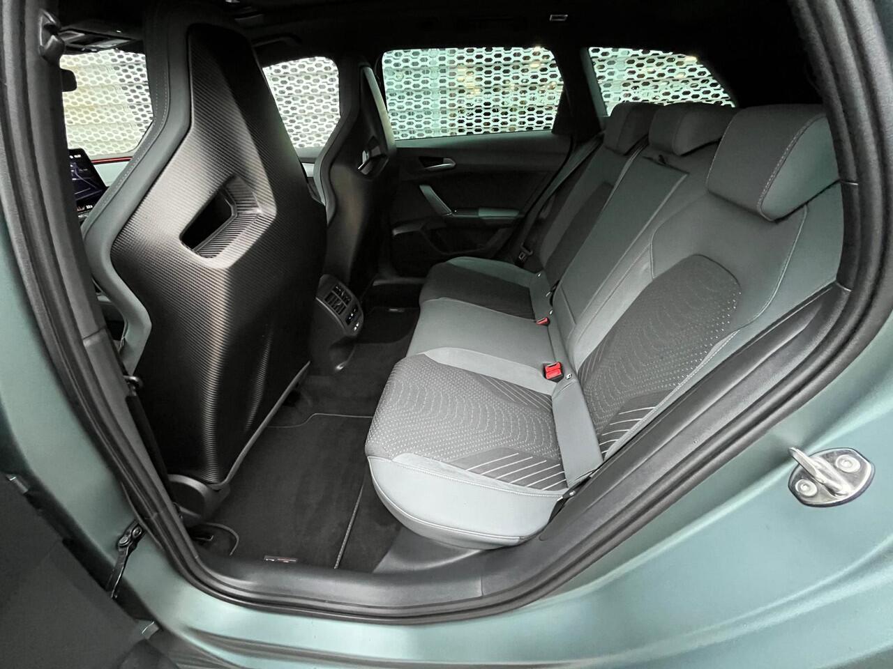 Cupra Leon Sportstourer 1.5 TSI e-Hybrid VZ Extreme / Panoramadak / Sennheiser / Navigatiesysteem / App connect / CUP-Stoelen / Stoel+stuurverwaring /