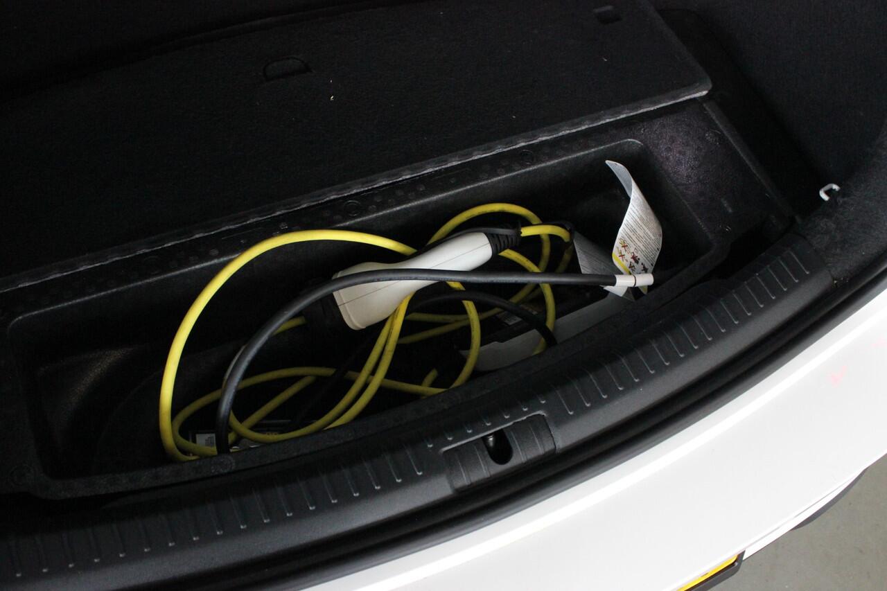 Cupra Leon Sportstourer 1.4 e-Hybrid 245 Plug-in | Camera | Memorystoel | Carplay | Keyless | Stoel/Stuurverw. | Navi | 19" LMV | PDC V+A