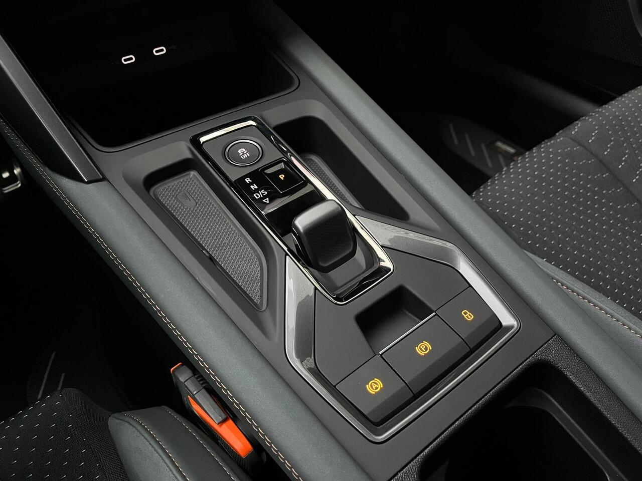 Cupra Leon Sportstourer 1.5 TSI e-Hybrid VZ Extreme / Panoramadak / Sennheiser / Navigatiesysteem / App connect / CUP-Stoelen / Stoel+stuurverwaring /