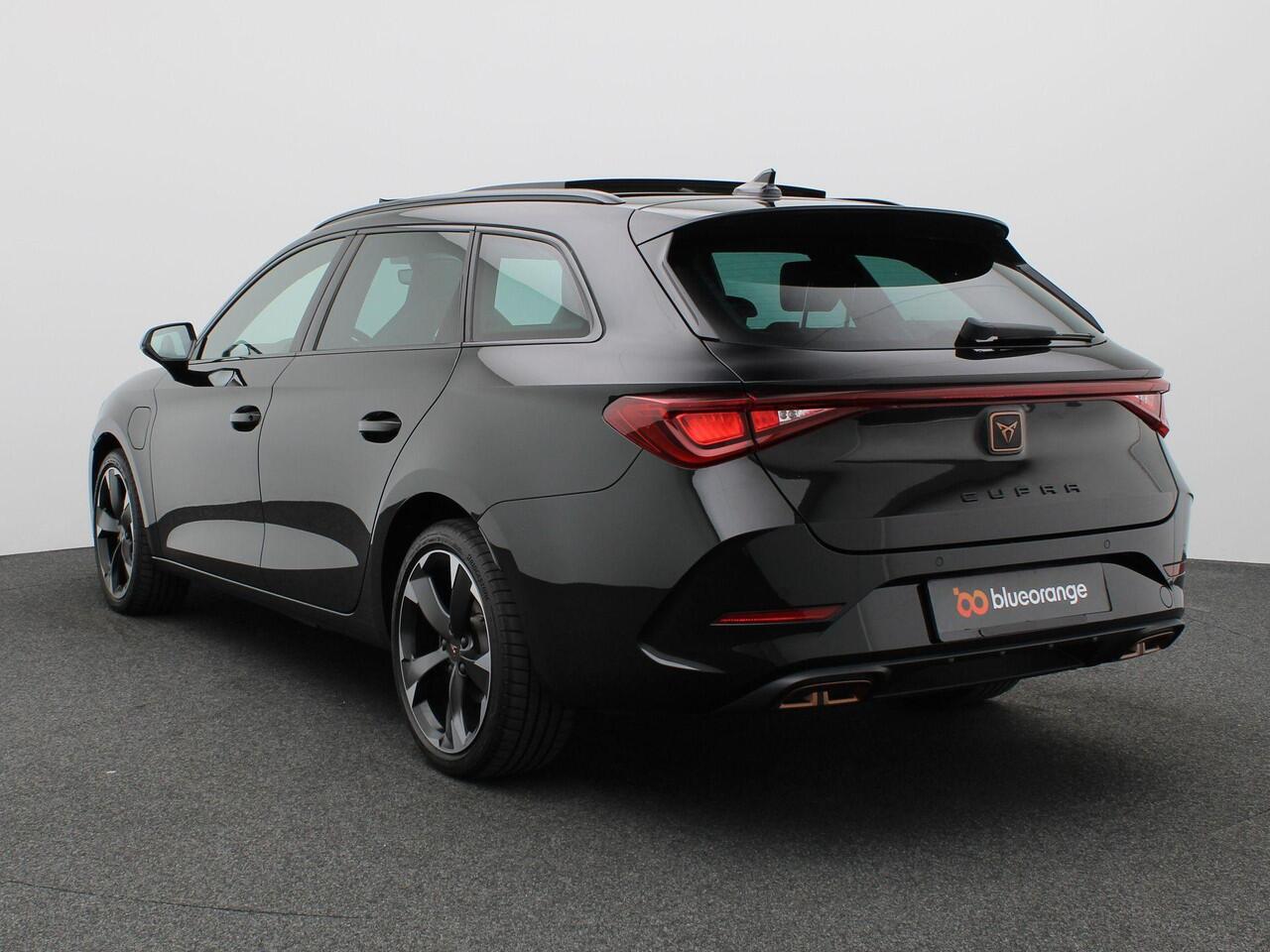 Cupra Leon Sportstourer 1.4 e-Hybrid Business 204PK DSG Pano-Schuifdak, Adaptieve Cruise Controle, Virtual Pedal, Side Assist, Keyless, Stoel-Stuurverwarming, Memorystoel, 18" LM Velgen