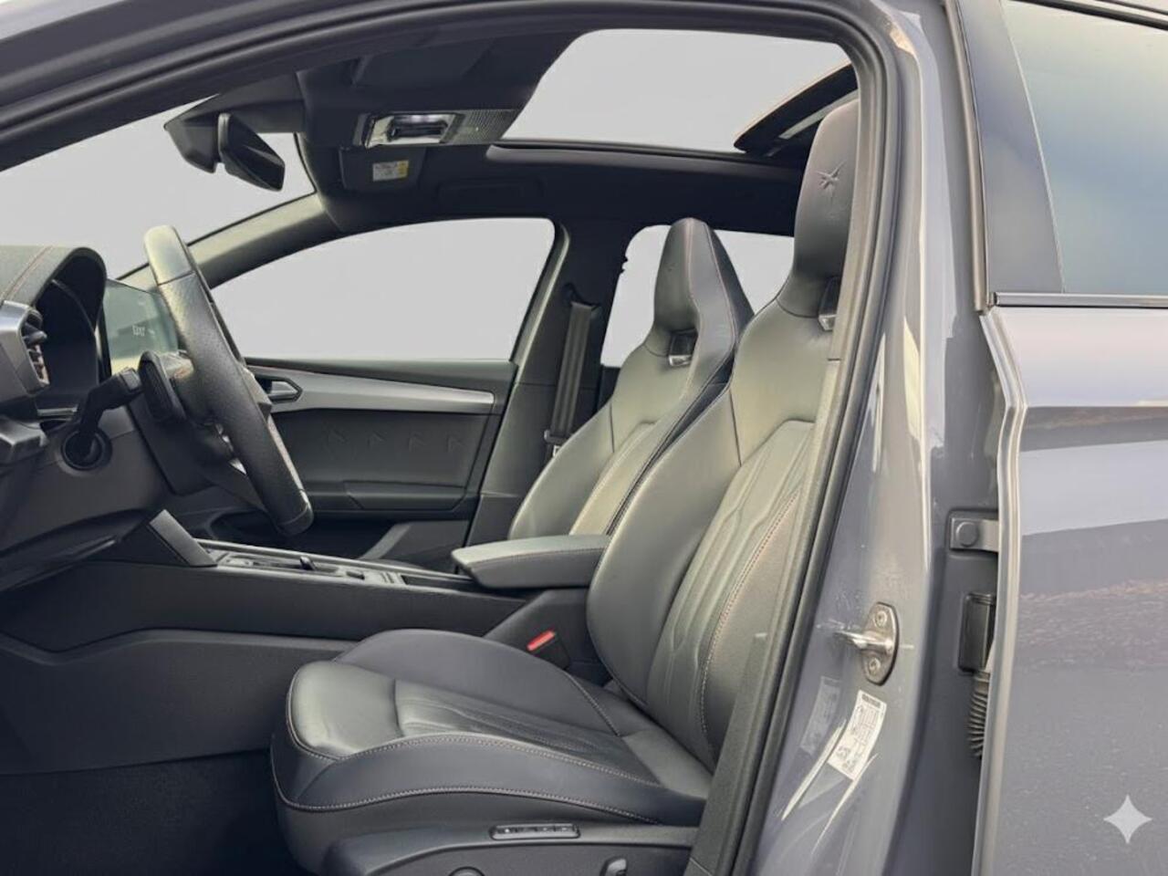 Cupra Leon Sportstourer 1.4 e-Hybrid VZ Performance 245PK | Panorama dak | Kuipstoelen | Memory | Apple carplay |