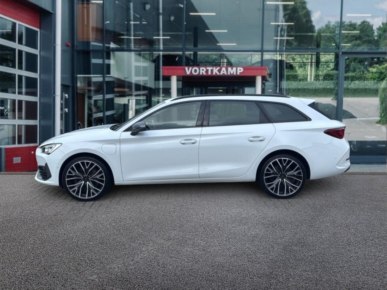Cupra Leon Sportstourer 1.4 TSI DSG E-HYBRID PANO-DAK/CAMERA/LEDER/MEMORY/NAVI/ACC/STOELVERW