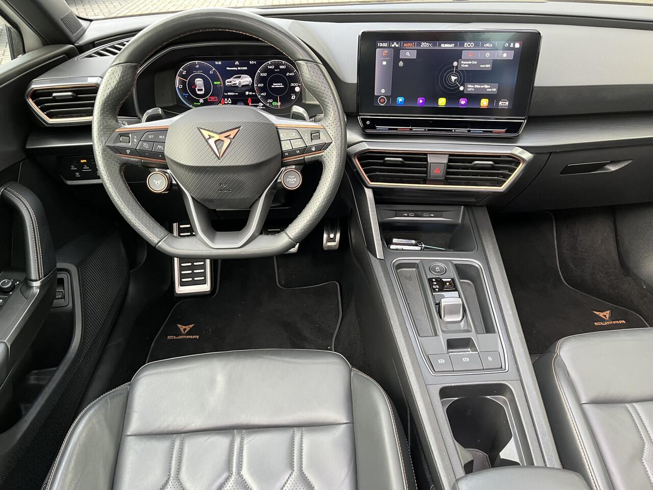 Cupra Leon Sportstourer 1.4 e-Hybrid VZ Performance / AUTOMAAT/ 245 PK/ PANO/ LEER/ SUPER-SPORTSTUUR/ ELEKTR. STOEL/ KEYLESS/ 19" LMV/ FULL LINK/ RIJ-MODI/ STOEL-STUUR VERWARM./ PARK. SENSOREN + CAMERA