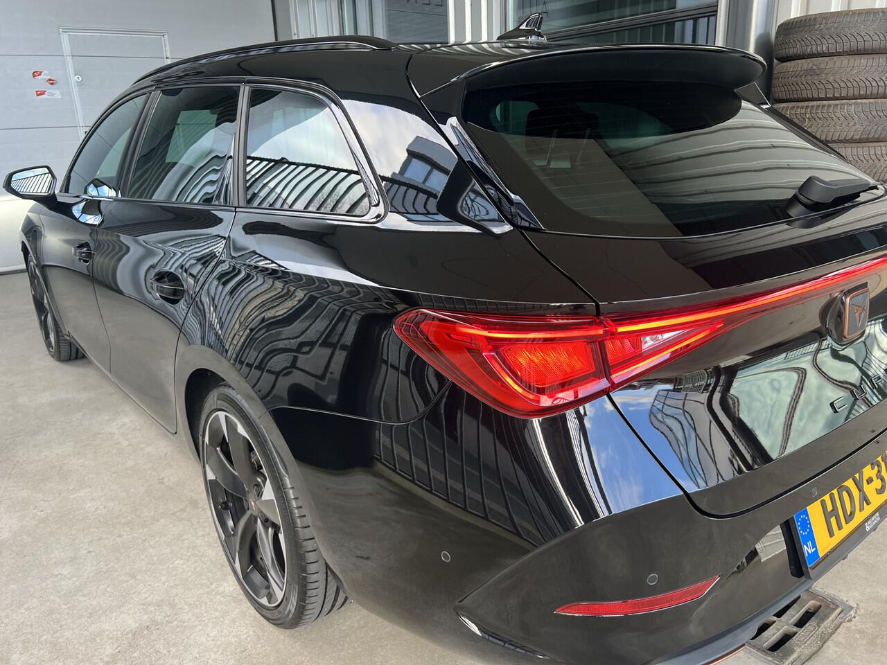 Cupra Leon Sportstourer 1.4 e-Hybrid Business | AUTOMAAT | CARPLAY/ANDROID | CAMERA | NAVI | ADAPTIVE CRUISE CONTROL | KEYLESS | CLIMATE CONTROL | PDC V+A | SPORTSTOELEN | STOEL/STUURVERWARMING | SFEERVERLICHTING