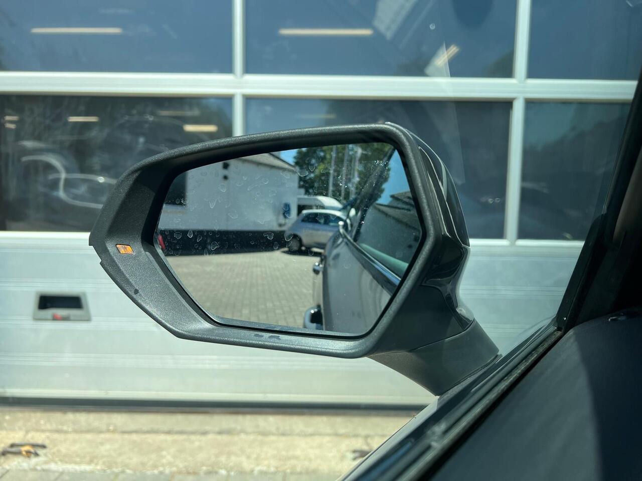 Cupra Leon Sportstourer 1.5 eTSI Business Edition Plus schuif/kanteldak