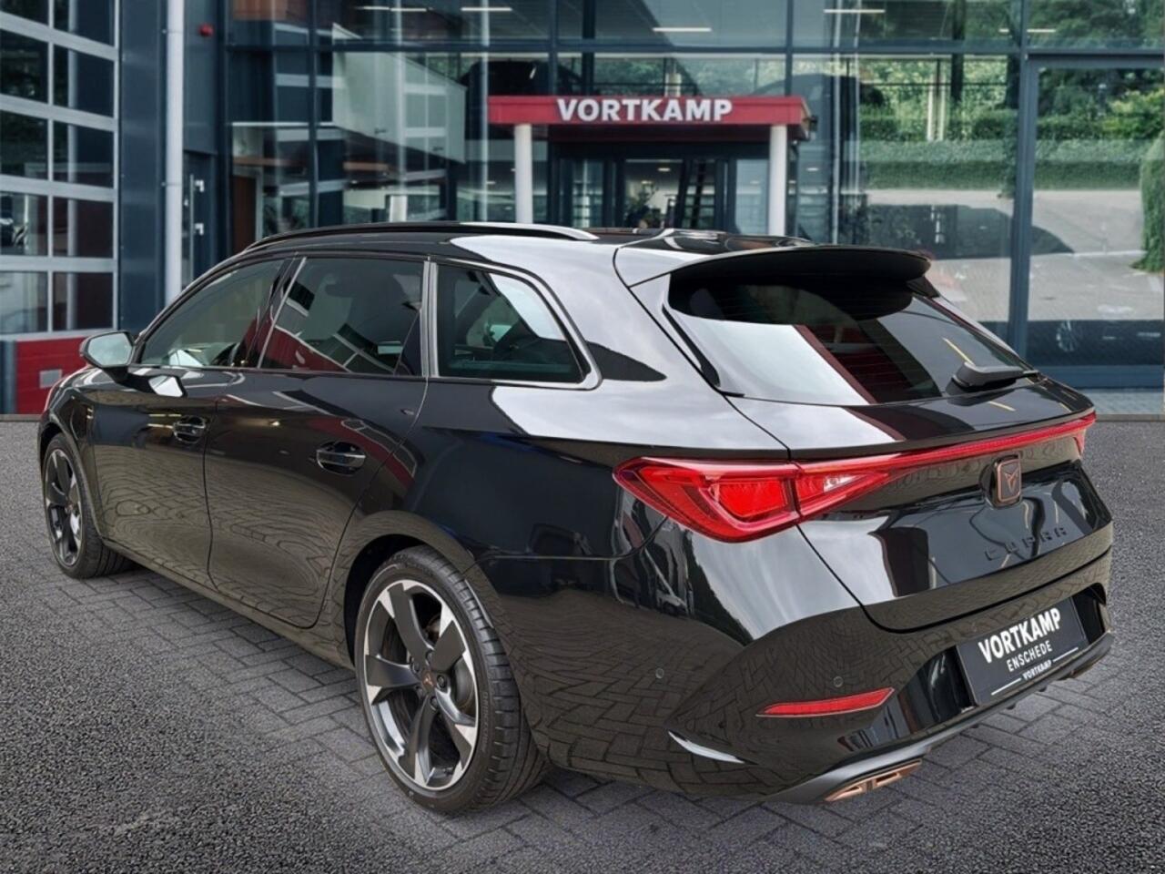 Cupra Leon Sportstourer 1.4 TSI DSG E-HYBRID CAMERA/NAVI/ACC/STOEL-STUURVERW