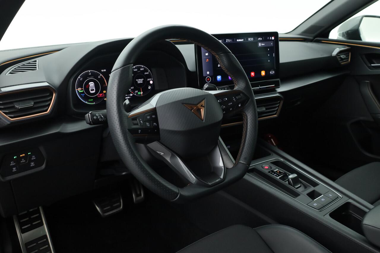 Cupra Leon Sportstourer 1.4 e-Hybrid 204pk | Navi | Adapt. Cruise | CarPlay | Keyless | Camera | Stoel-Stuurverw.