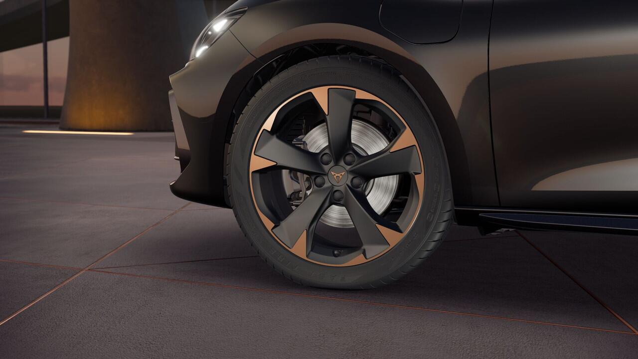 Cupra Leon Sportstourer 1.5 TSI e-Hybrid 204 6DSG Essential | Digitaal instrumentenpaneel (Virtual Cockpit) | Draadloze Apple CarPlay(TM), Android Auto(TM) | Elektronisch Sperdifferentieel (XDS)