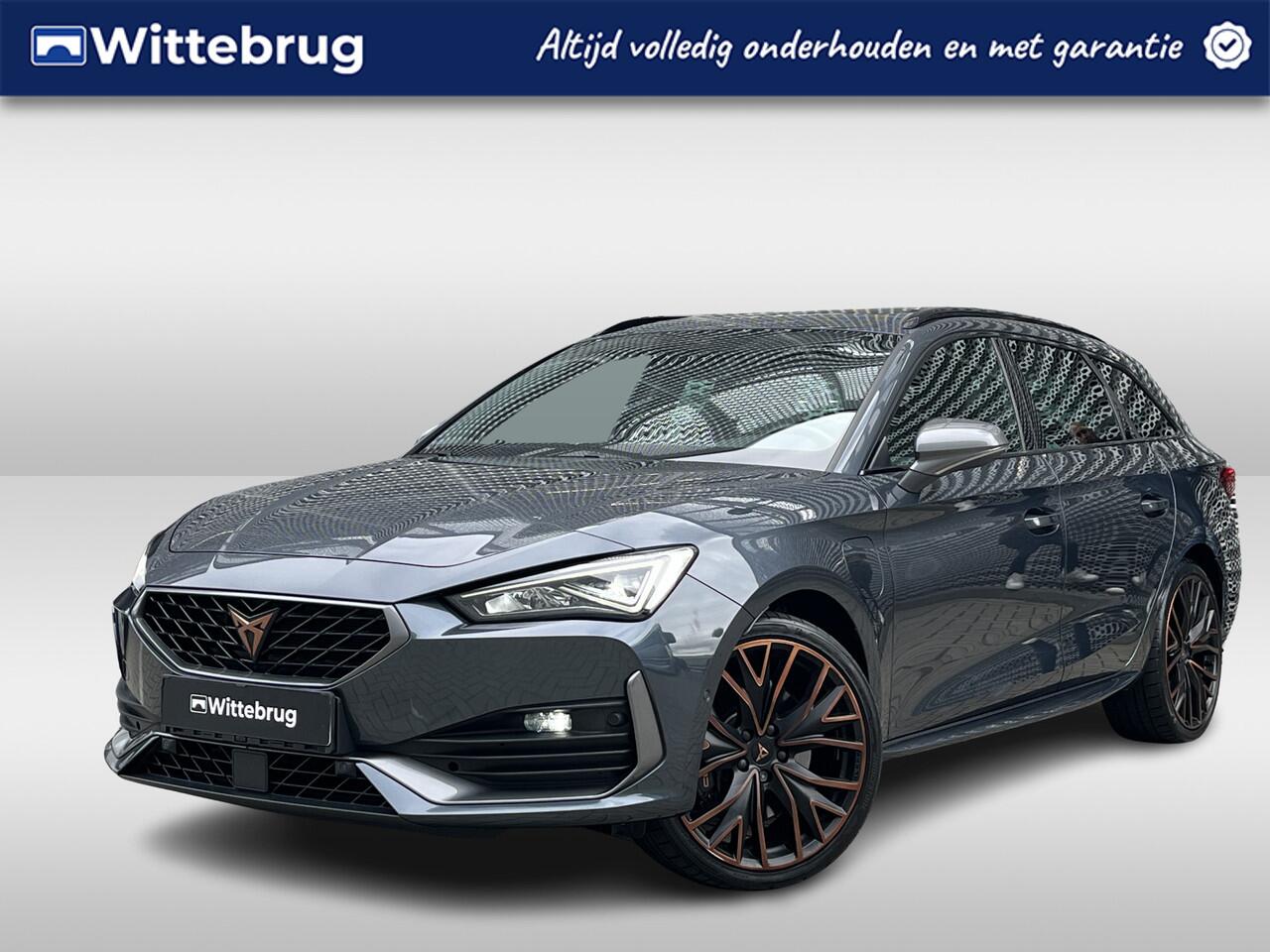 Cupra Leon Sportstourer 1.4 e-Hybrid 245PK VZ Performance / Panoramadak / Supersport Stuur / Achteruitrijcamera / Stuur + Stoelverwarming / Dodehoek Sensor **