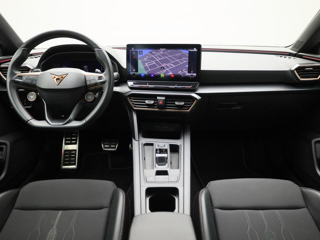 Cupra Leon Sportstourer 1.4e-Hybrid 180kW/245PK VZ DSG · Camera + Parkeersensoren · Leder/stof · Trekhaak · Garantie tot april 2027 of 90000km.