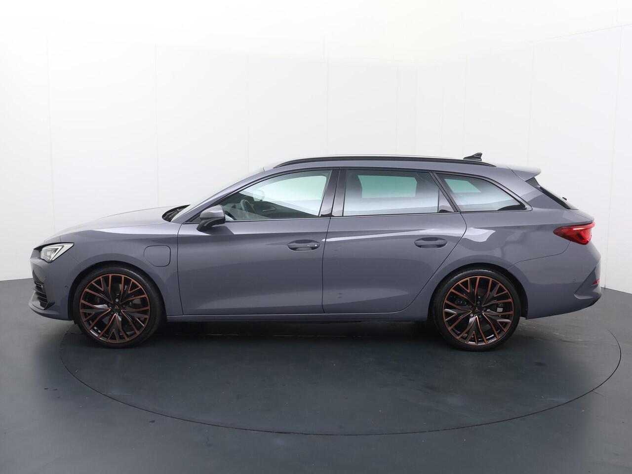 Cupra Leon Sportstourer 1.4 e-Hybrid 245 PK | SoH 91% | Virtual Cockpit | Navigatie | Achteruitrijcamera | Adaptive cruise Controle | Stoelverwarming | Stuurwielverwarming |