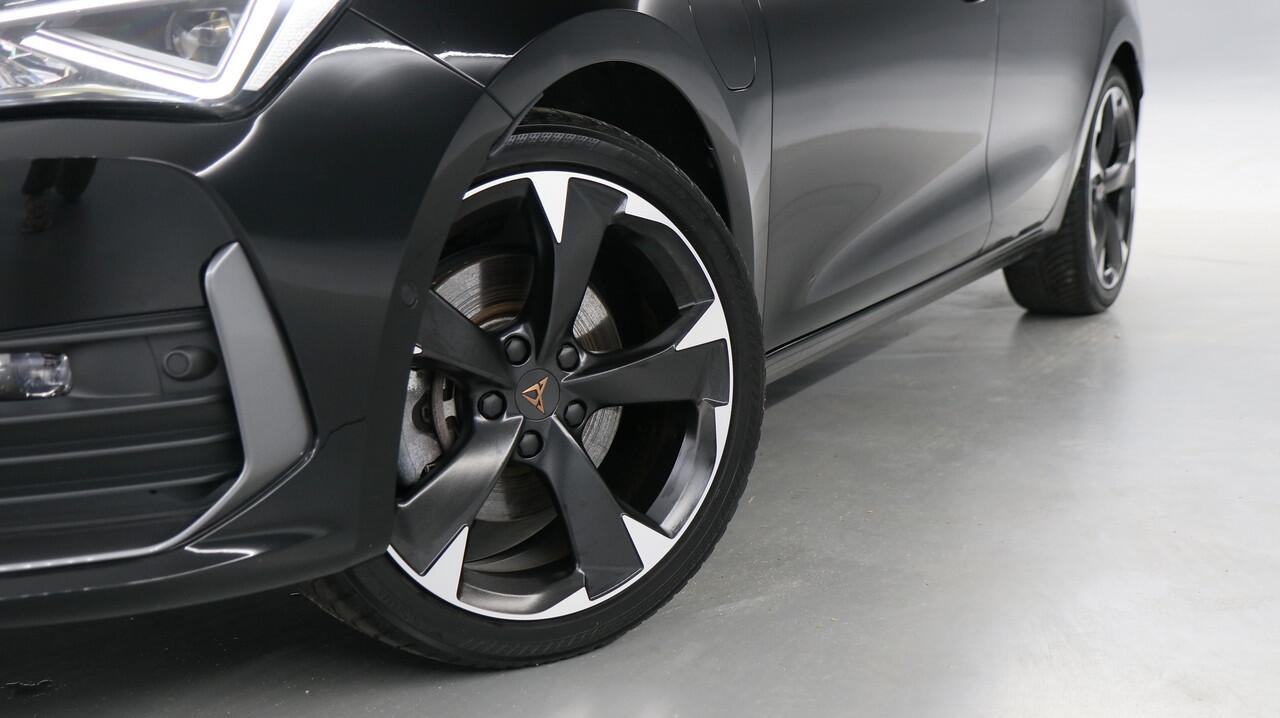 Cupra Leon Sportstourer 1.4 TSI eHybrid 204pk PHEV Adrenaline / Adaptive Cruise / Camera / Safe and Driving XL