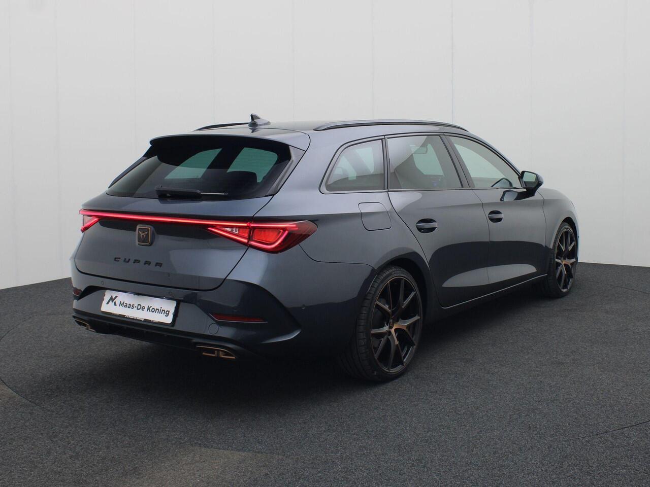 Cupra Leon Sportstourer 1.4e-Hybrid 150kW 204PK DSG automaat · Apple/Android Car Play · Leder/stof · Camera + Parkeersensoren