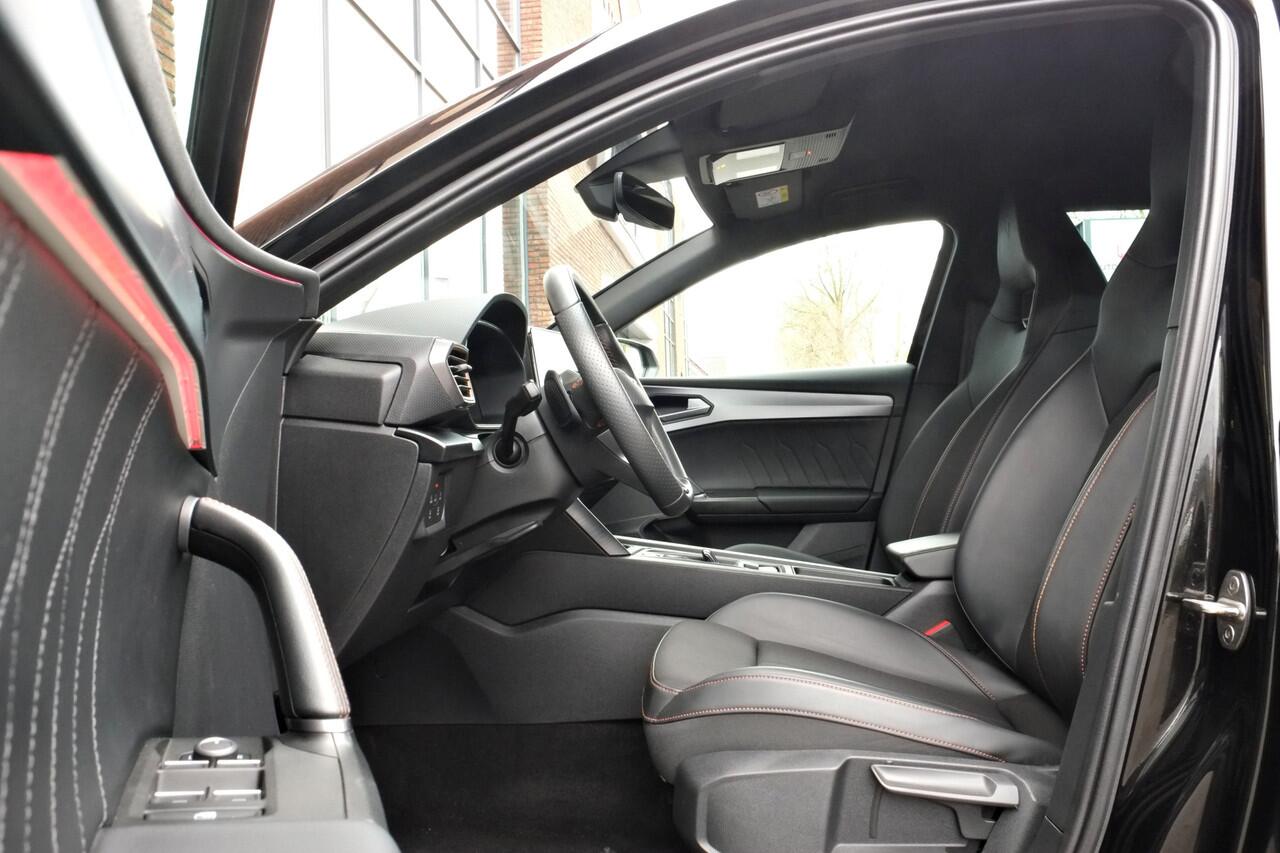 Cupra Leon Sportstourer 1.4 e-Hybrid Black Edition Achteruitrijcamera, Navigatie, Stoel- Stuur- Voorruitverwarming