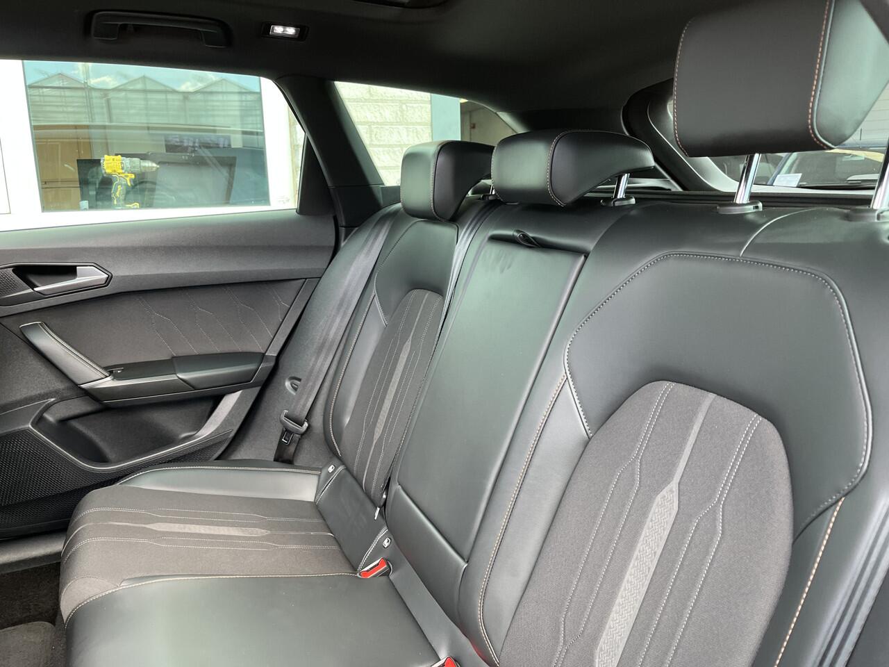 Cupra Leon Sportstourer 1.4 e-Hybrid VZ Performance / AUTOMAAT/ PANO/ 245 PK/ 19" LMV/ FULL LINK/ ADAPT. CRUISE/ DIGITAL DASH/ PARK. SENSOREN + CAMERA/ RIJ-MODI/ STOEL-STUUR VERWARM./ NAVI/ MATRIX/ DAB/ 3-ZONE CLIMA