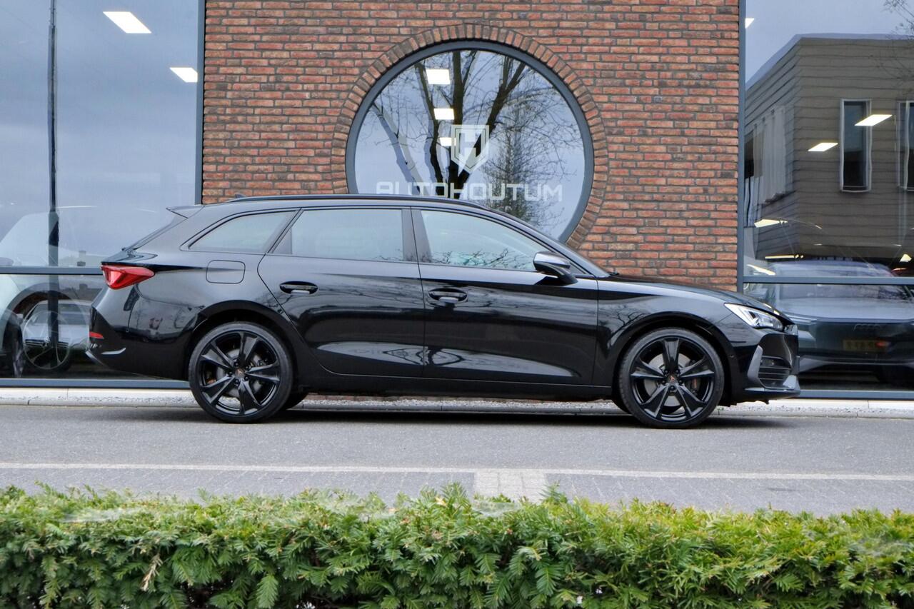 Cupra Leon Sportstourer 1.4 e-Hybrid Black Edition Achteruitrijcamera, Navigatie, Stoel- Stuur- Voorruitverwarming