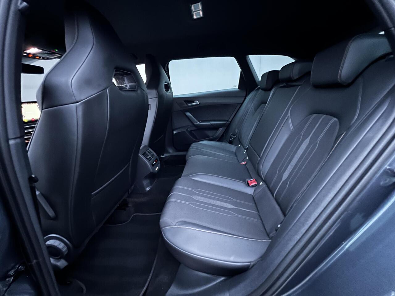 Cupra Leon Sportstourer 1.4 e-Hybrid VZ Copper Edition Automaat 245 PK / Plug-In / EAER 58km / Navigatie / Elektrische trekhaak 1.500 kg / Elektrische klep / Sportstoelen / Stuur- en stoelverwarming / Apple Carplay Android / 19" LM wielen /