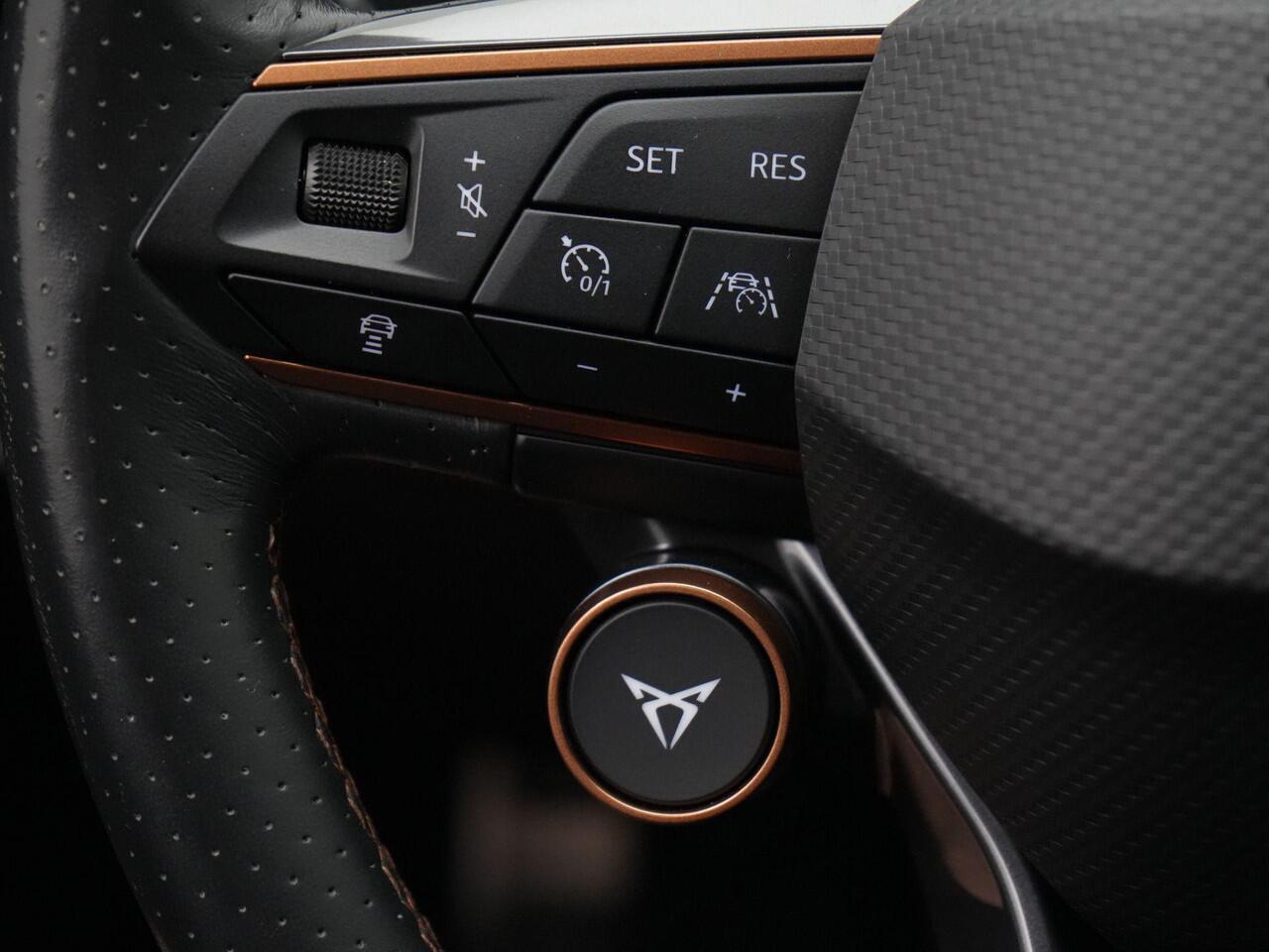 Cupra Leon Sportstourer 1.4 e-Hybrid 245 pk VZ Performance | Panoramadak | Adaptieve onderstelregeling (DCC) | Multifunctioneel CUPRA stuurwiel | Sportonderstel | Adaptive Cruise | 19 inch