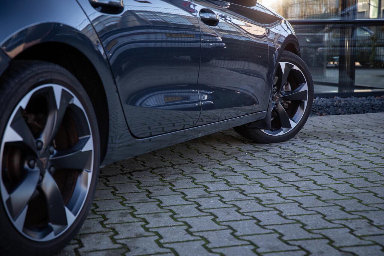 Cupra Leon Sportstourer 1.5 eTSI Business Edition | Trekhaak, Achteruitrijcamera, Apple Carplay/Android