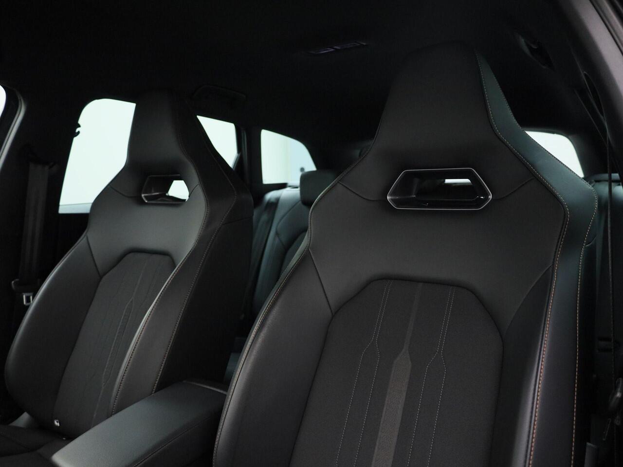 Cupra Leon Sportstourer 1.4e-Hybrid 150kW 204PK DSG automaat · Apple/Android Car Play · Leder/stof · Camera + Parkeersensoren