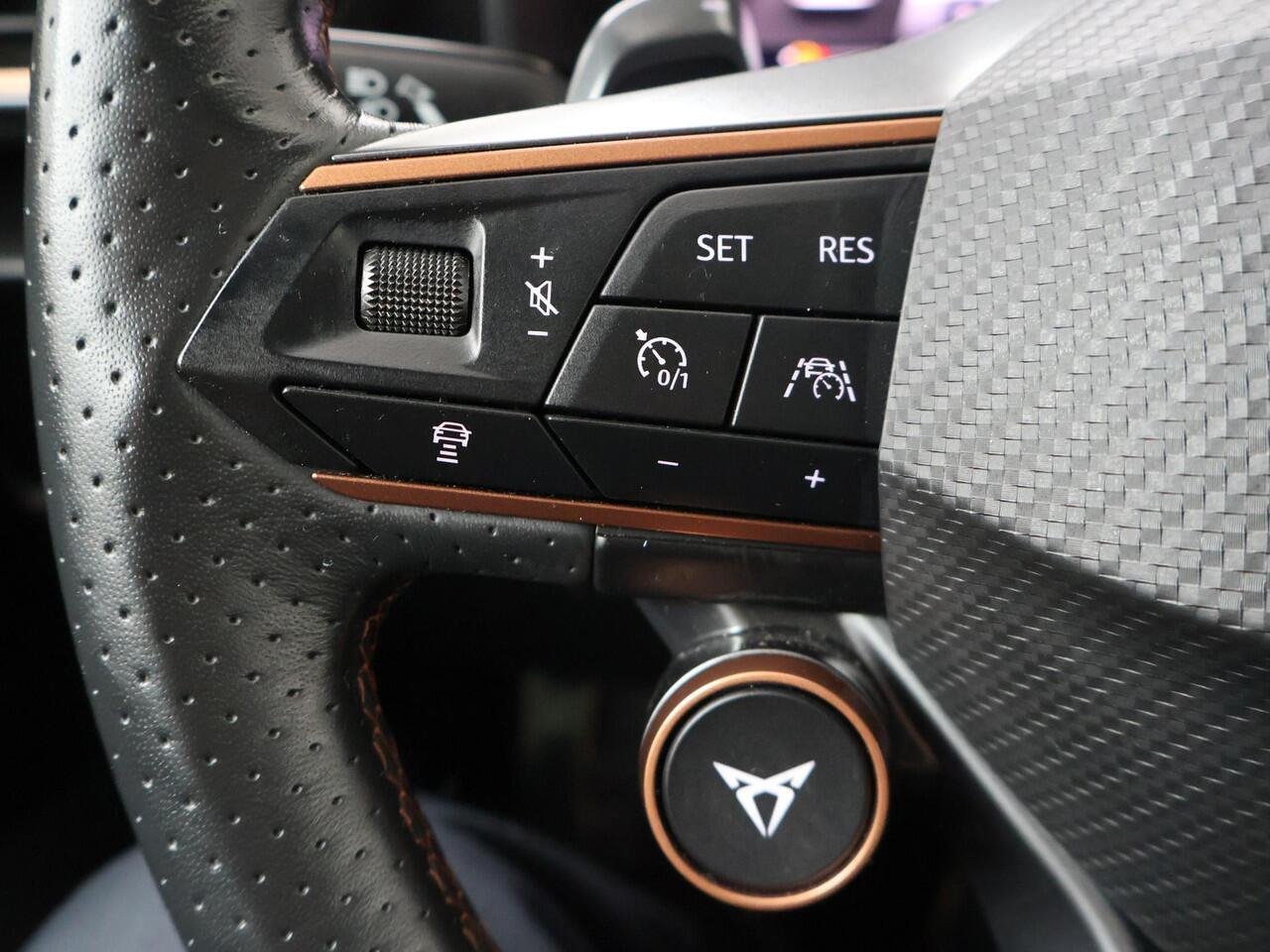 Cupra Leon Sportstourer 1.4 e-Hybrid VZ Copper Edition | 245 PK | SoH 100% | Panoramadak | Keyless | Achterklep elektrisch | Stoelverwarming | Virtual Cockpit |