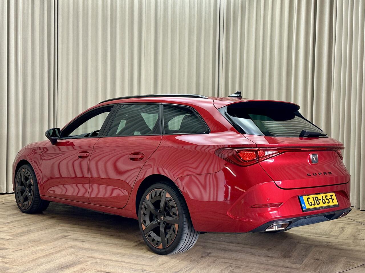 Cupra Leon Sportstourer 1.4 e-Hybrid VZ Adrenaline *Leder* Stoel/Stuurverwarming / Memory Seat / Keyless / Digital Cockpit / Adaptive Cruise / 19" LMV