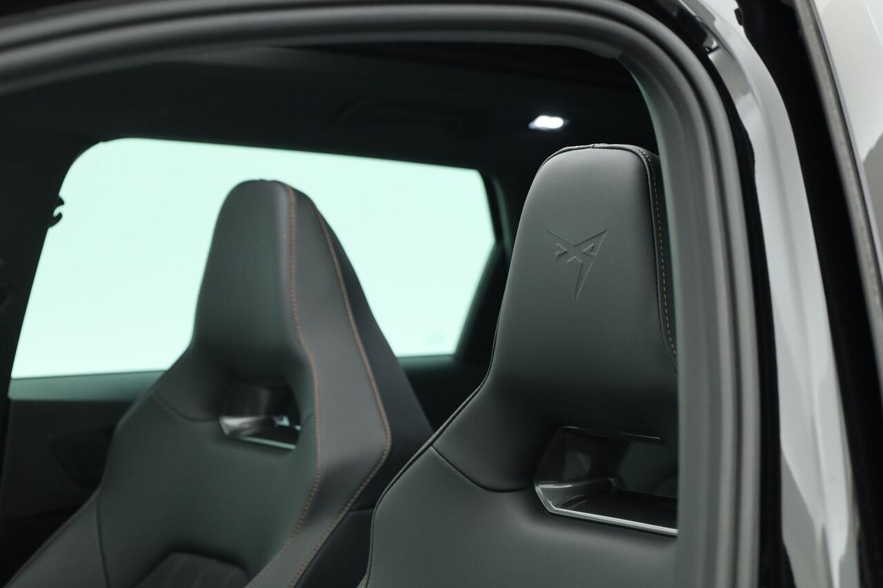 Cupra Leon Sportstourer 1.4 e-Hybrid | Pano | Adapt. Cruise | Camera | Keyless | Memory seat | Apple CarPlay