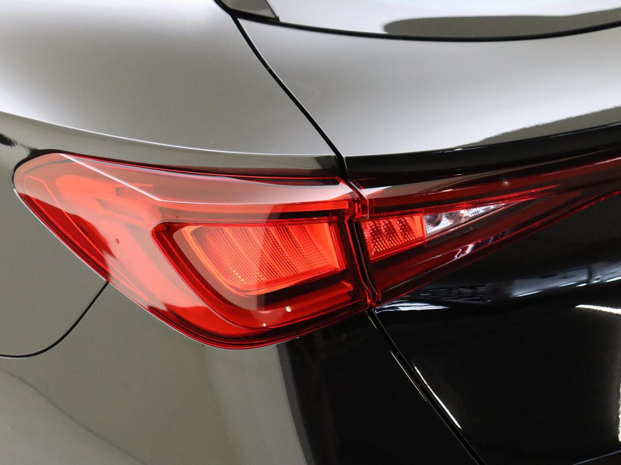 Cupra Leon Sportstourer 1.4 e-Hybrid VZ Performance | Panoramadak | Parkeerassistent | Keyless | Stoel- en stuurwielverwarming | Dodehoek detectie | Navigatie | Achteruitrijcamera |