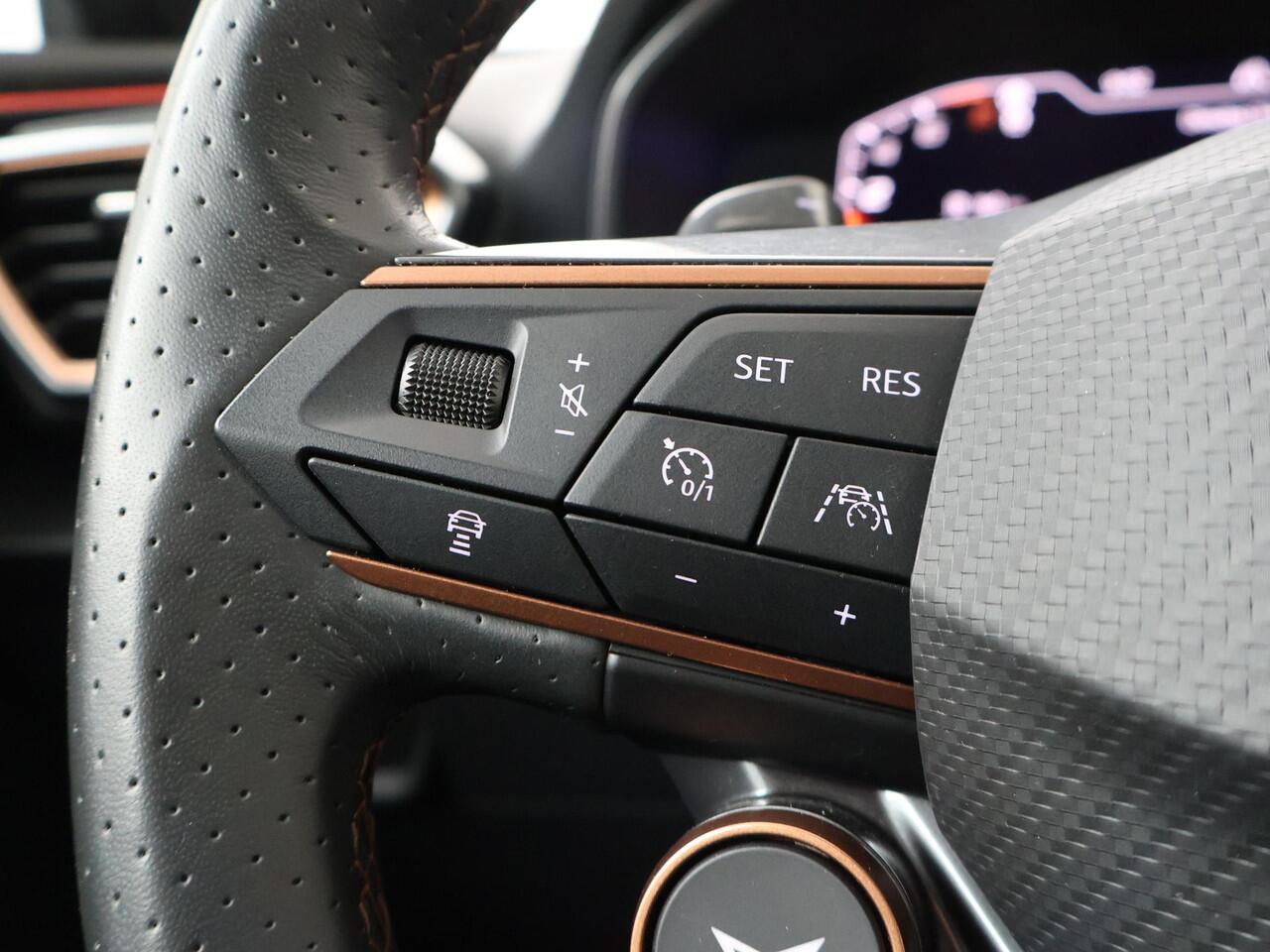 Cupra Leon Sportstourer 1.4 e-Hybrid VZ Performance | 245 PK | SoH 97% | Panoramadak | Elek. achterklep | Adaptive cruise control |