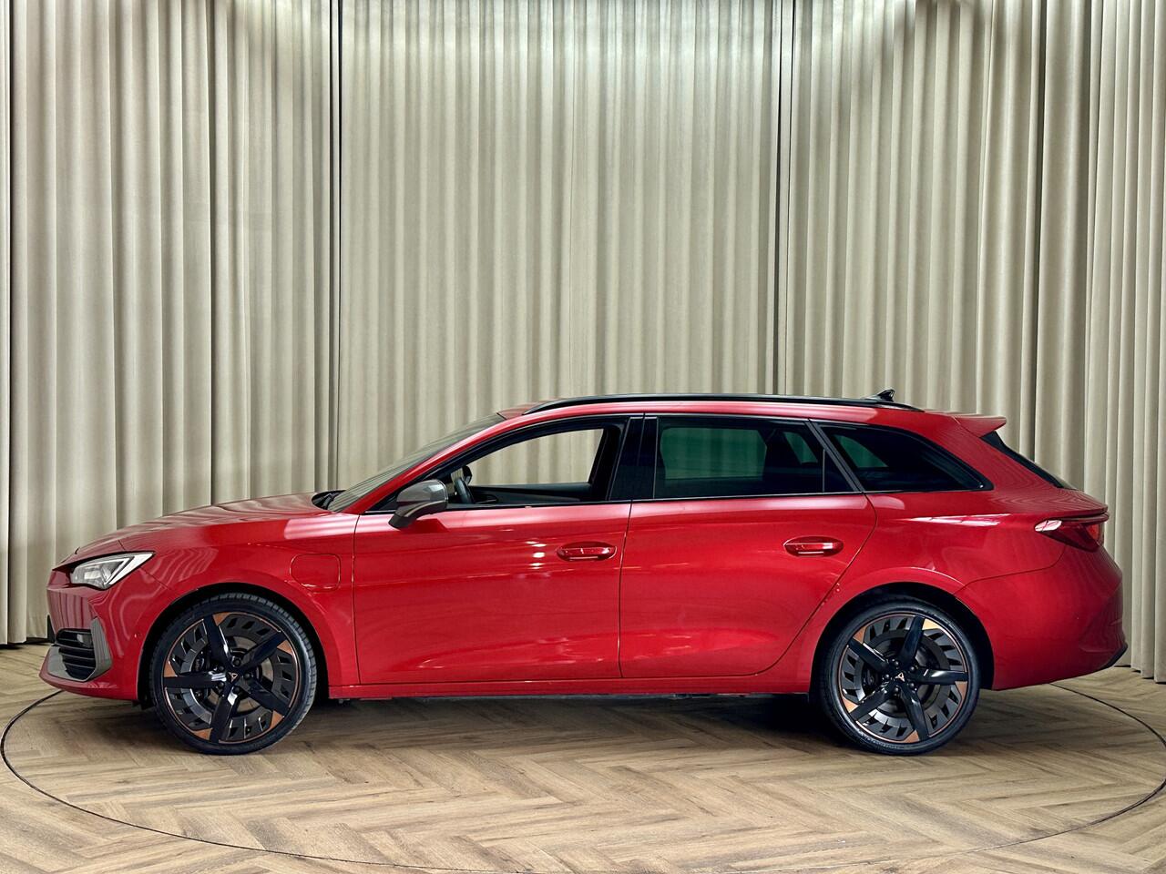 Cupra Leon Sportstourer 1.4 e-Hybrid VZ Adrenaline *Leder* Stoel/Stuurverwarming / Memory Seat / Keyless / Digital Cockpit / Adaptive Cruise / 19" LMV