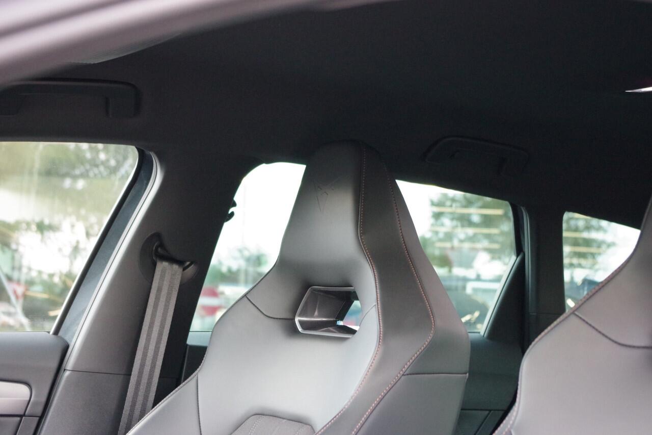 Cupra Leon Sportstourer 1.4 e-Hybrid Essential 204 PK PHEV, Kuipstoelen, Winterpakket, LED, Groot-Navigatie