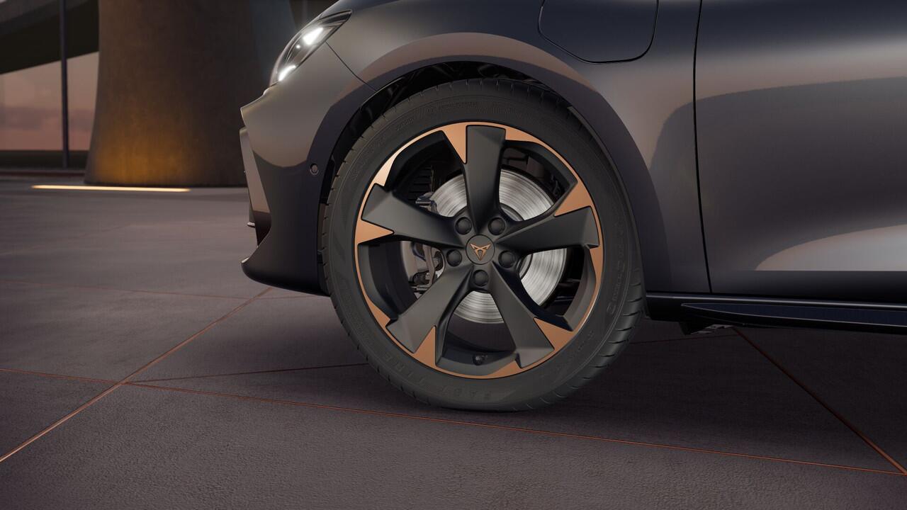 Cupra Leon Sportstourer 1.5 TSI e-Hybrid 204 6DSG Business | Achteruitrijcamera | Digitaal instrumentenpaneel (Virtual Cockpit) | Draadloze Apple CarPlay(TM), Android Auto(TM)