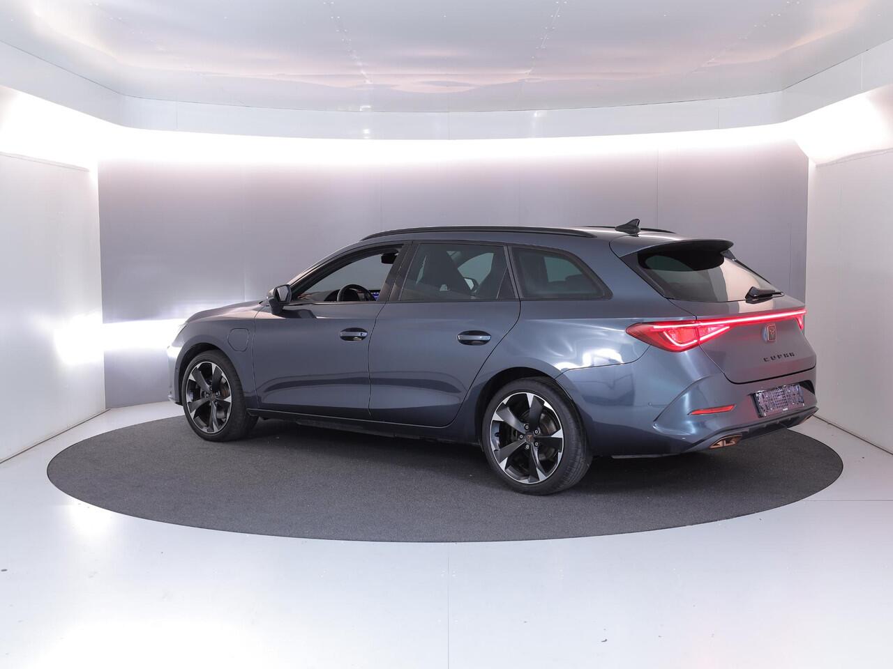 Cupra Leon Sportstourer 1.4 e-Hybrid VZ Adrenaline 204pk | Private lease vanaf ¤545,-| SoH 95%| Verwarmbare voorstoelen | 18 inch Lichtmetalen velgen | Adaptieve cruise controle