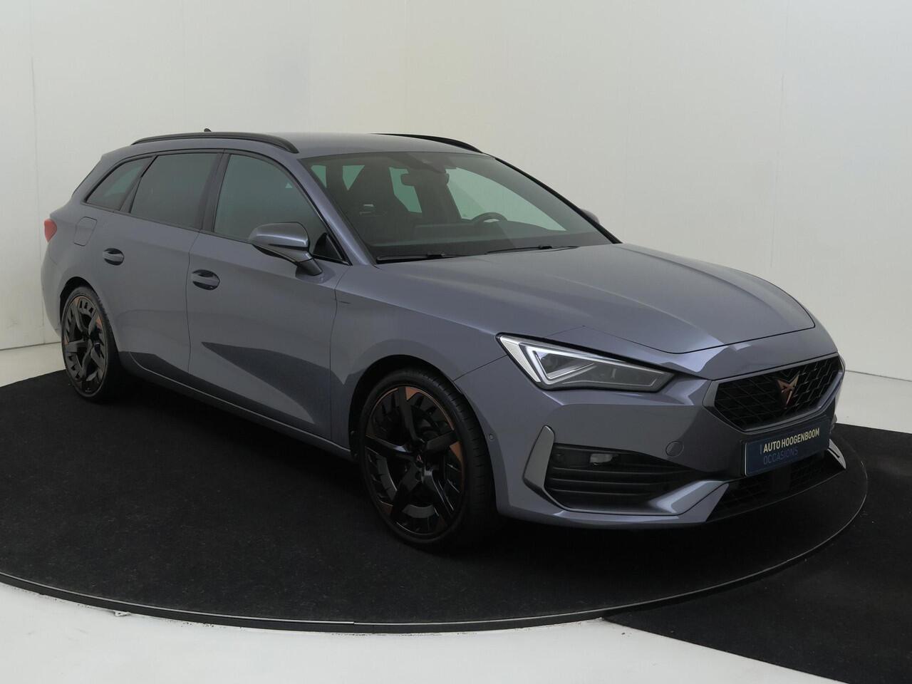 Cupra Leon Sportstourer 1.4 e-Hybrid VZ Performance | Adaptieve demping | Cupra mode | Parkeerassistent | Stoel- en stuurwielverwarming | Keyless | Achteruitrijcamera | Dodehoek detectie |