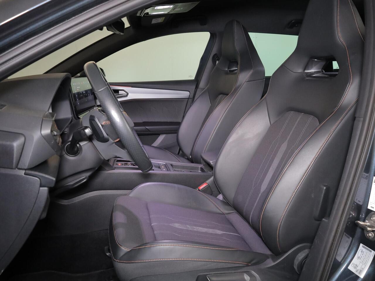 Cupra Leon Sportstourer 1.4 e-Hybrid VZ Adrenaline 204pk | Private lease vanaf ¤545,-| SoH 95%| Verwarmbare voorstoelen | 18 inch Lichtmetalen velgen | Adaptieve cruise controle