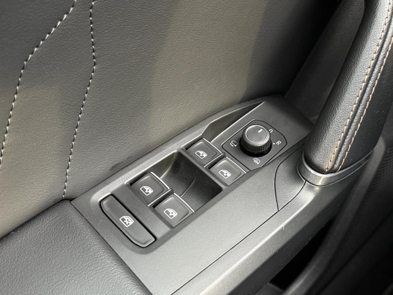 Cupra Leon Sportstourer 1.4 e-Hybrid Business | CarPlay | Cruise | LED | DAB+ | Keyless | Sfeerverlichting | 18 inch