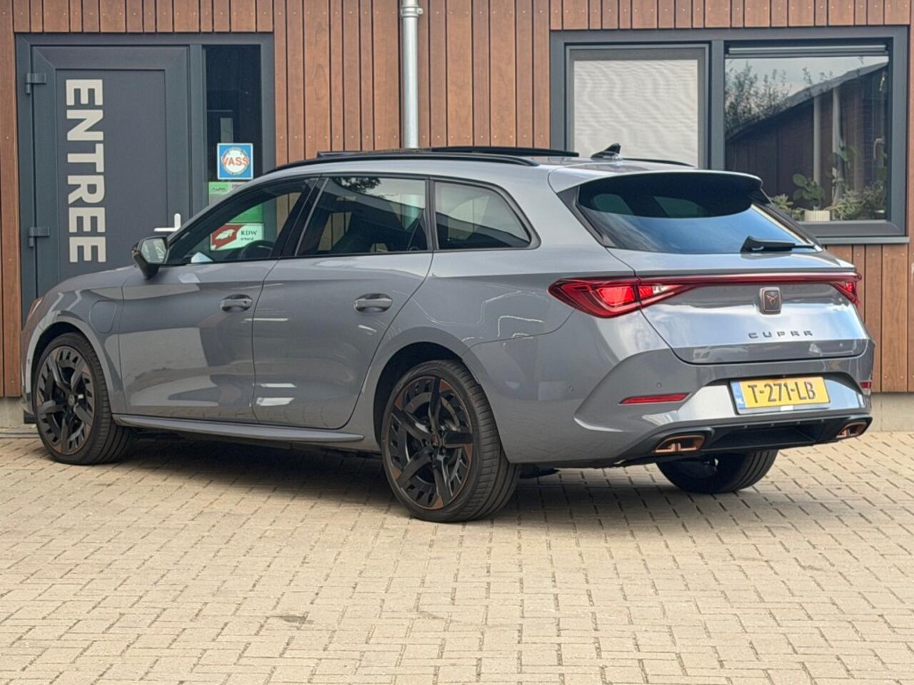 Cupra Leon Sportstourer 1.4 E-HYBRID BNS Pano Acc Camera
