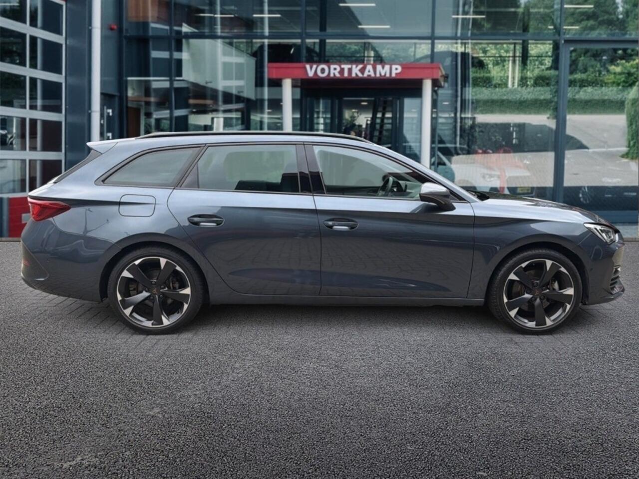 Cupra Leon Sportstourer 1.4 TSI DSG E-HYBRID CAMERA/NAVI/ACC/STOEL-STUURVERW