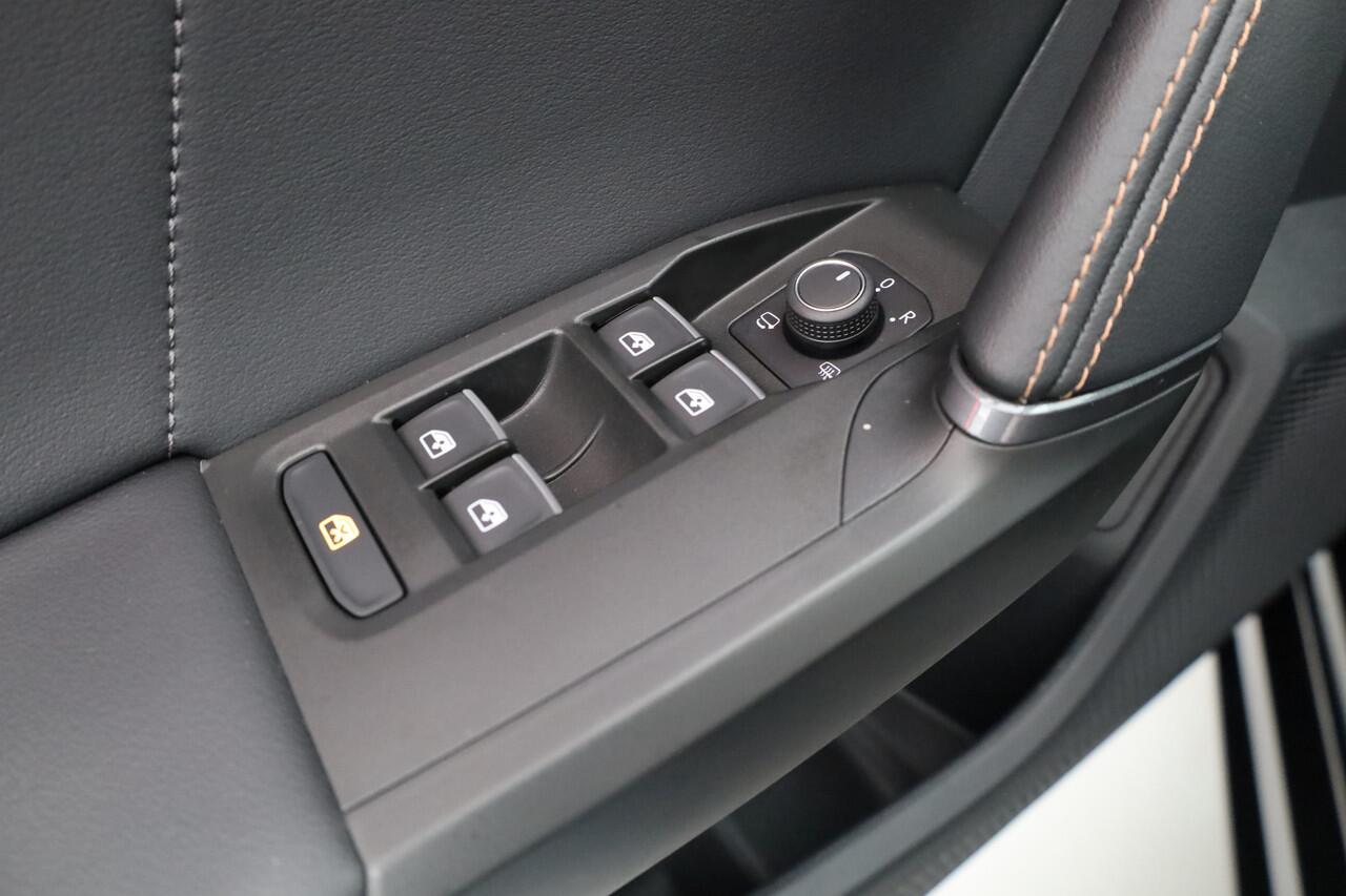 Cupra Leon Sportstourer 1.4 e-Hybrid 204pk | Navi | Adapt. Cruise | CarPlay | Keyless | Camera | Stoel-Stuurverw.