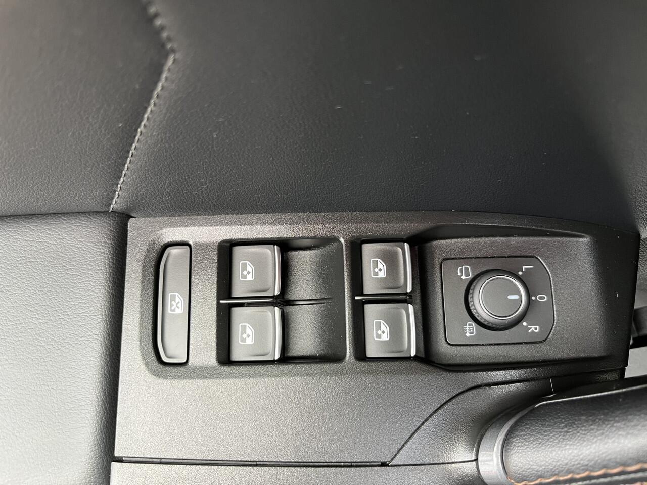 Cupra Leon Sportstourer 1.4 e-Hybrid VZ Performance / AUTOMAAT/ 245 PK/ PARK. SENSOREN/ LED/ KEYLESS/ CRUISE/ FULL LINK/ STOEL-STUURVERWARM./ NAVI/ CLIMA/ DAB/ 19" LMV