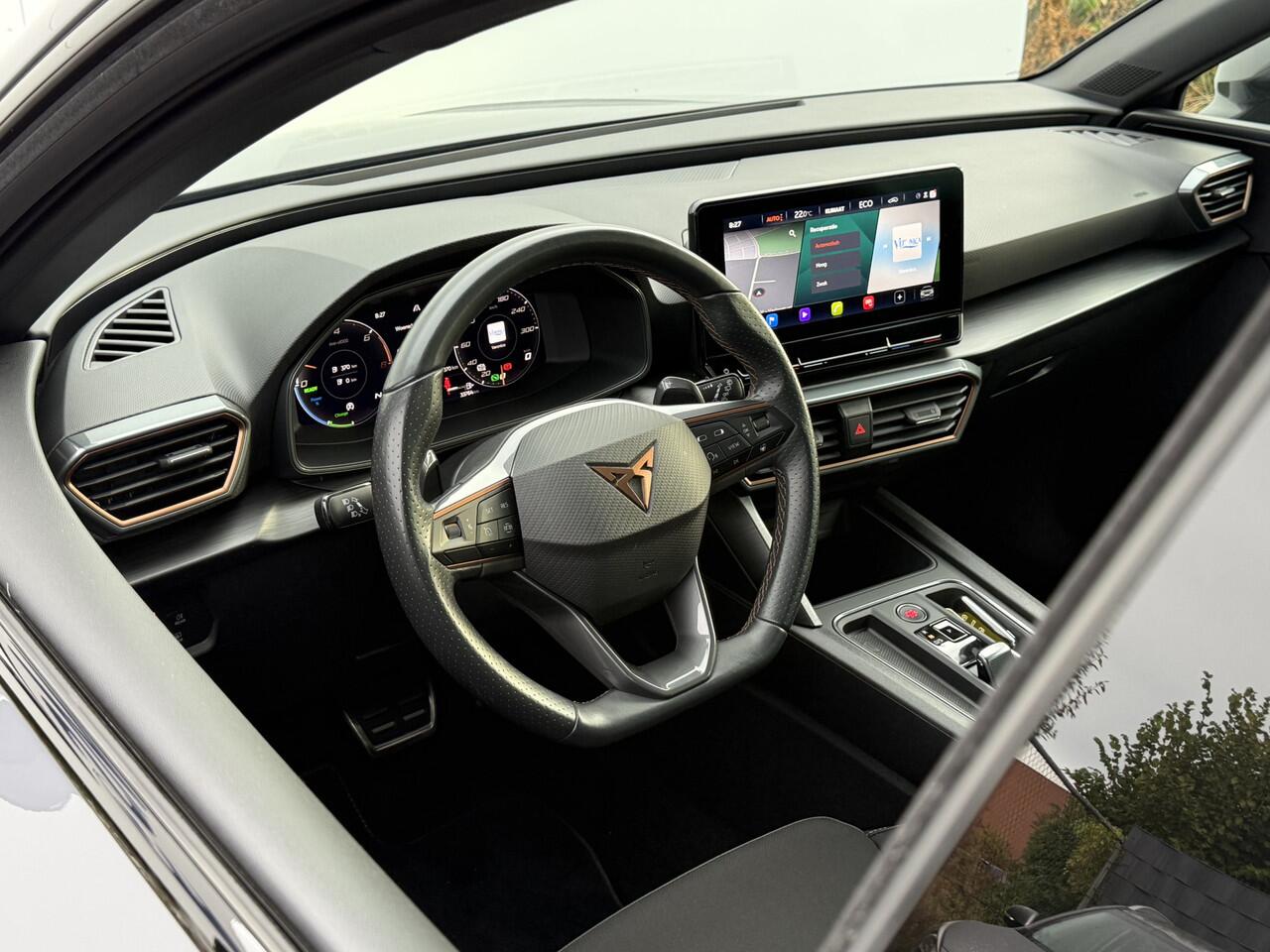 Cupra Leon Sportstourer 1.4 e-Hybrid Business | CarPlay | Cruise | LED | DAB+ | Keyless | Sfeerverlichting | 18 inch