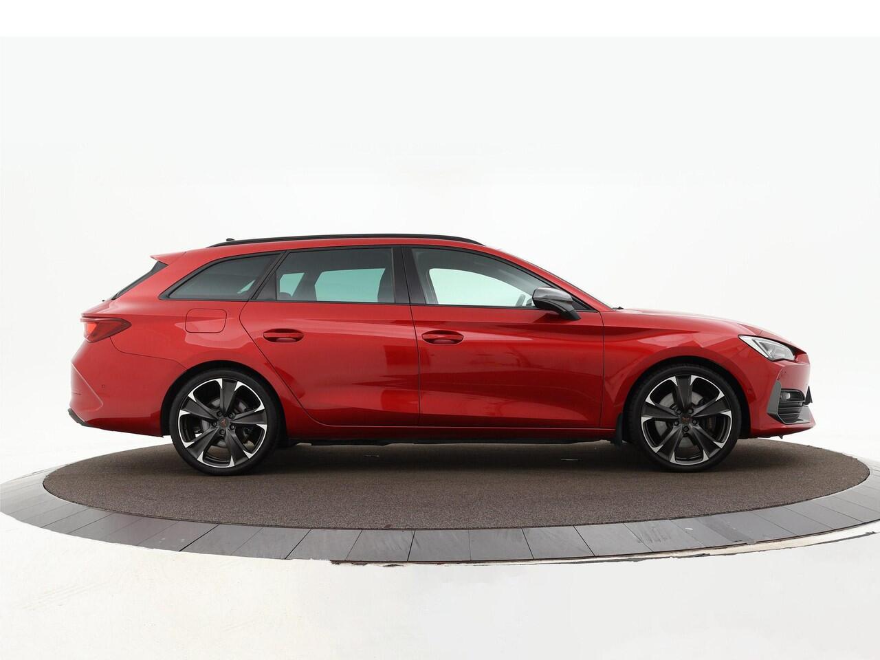 Cupra Leon Sportstourer 1.4 245pk DSG e-Hybrid VZ Performance · Camera · Elek. Trekhaak · Keyless · Apple/Android Car Play · Dodehoek Detectie · Stoel &Stuurverwarming · 19'' Inch · Garantie t/m 18-01-2027 of 90.000km