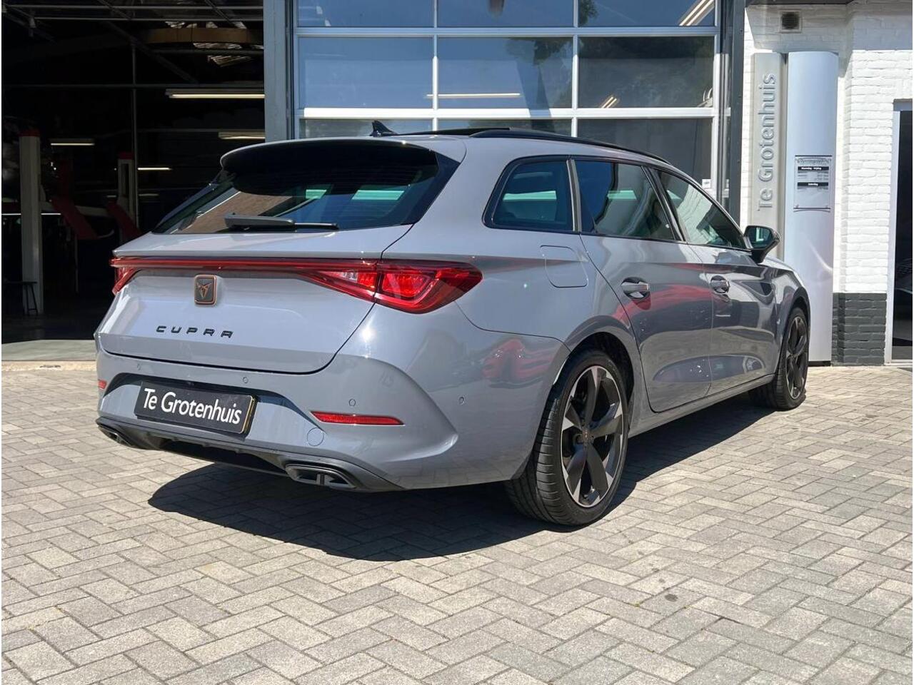 Cupra Leon Sportstourer 1.5 eTSI Business Edition Plus schuif/kanteldak