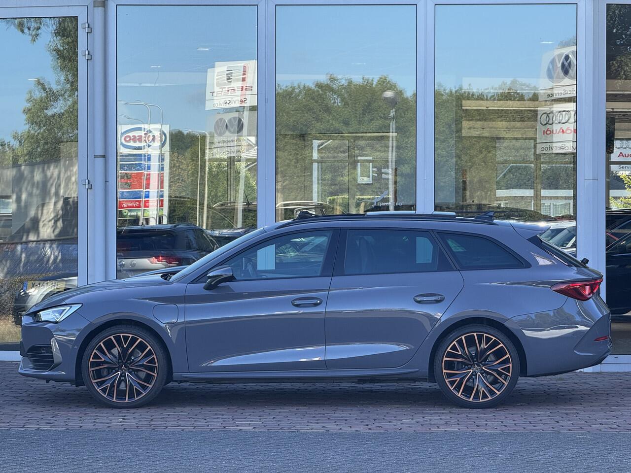 Cupra Leon Sportstourer 1.4 e-Hybrid VZ Performance | Keyless | Pano | Camera