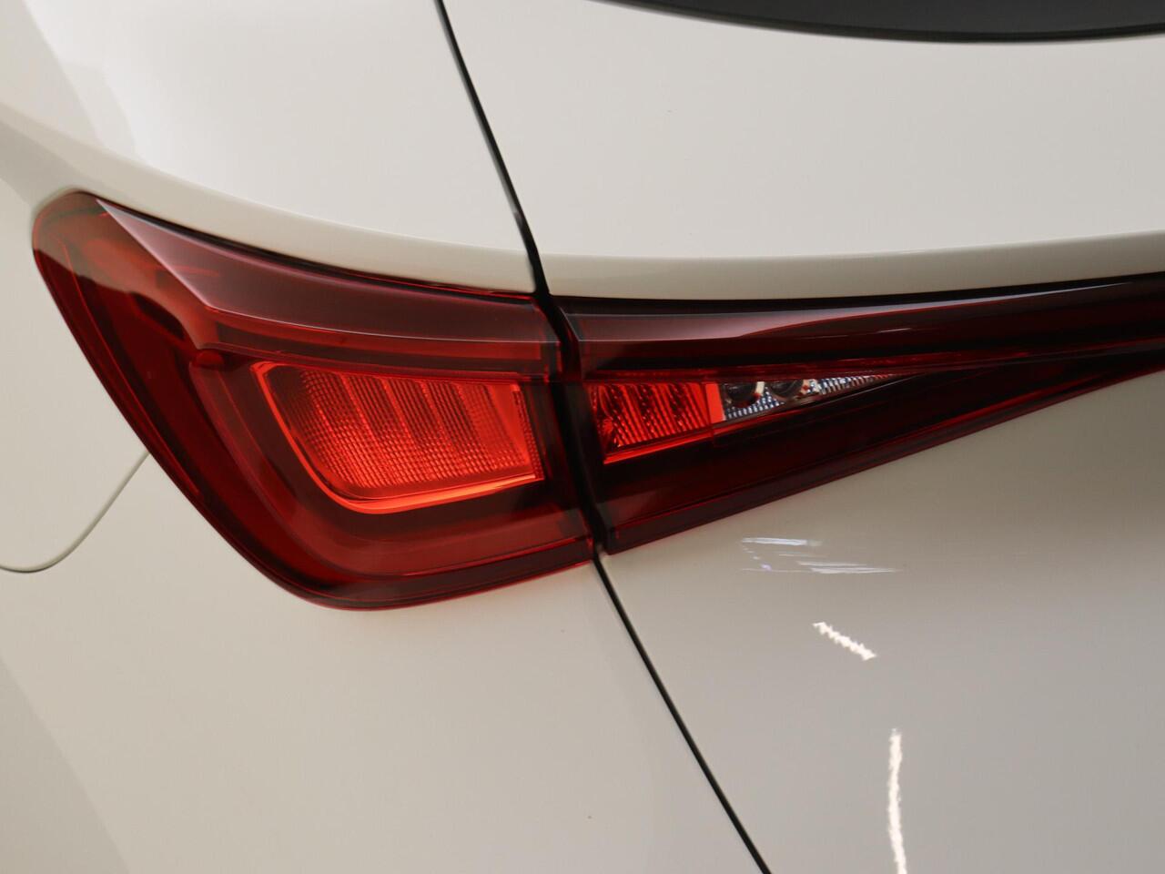 Cupra Leon Sportstourer 1.4 e-Hybrid VZ Performance | Parkeerasisstent | Cupra mode | Keyless | Navigatie | Stoel- en stuurwielverwarming | Dodehoek detectie | 3-zone airco |